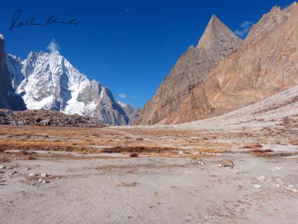 Mondaufgang nahe K 7 Base Camp Mondaufgang nahe K 7 Base Camp